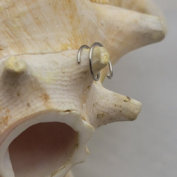 18G Stainless Steel Double Nose Hoop 5/16 8mm diameter - Picture 2 of 3